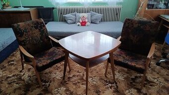 Starožitný konferenčný stolík