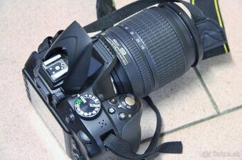 Nikon D3200 + Nikkor 18 - 105 mm