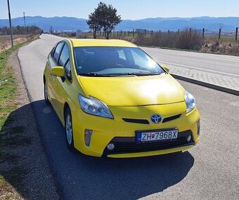 Predám Toyota Prius 1.8 Hybrid 2012