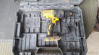 Aku vŕtačka s príklepom