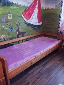 Detské postele masívne+ komoda+ pisaci stol