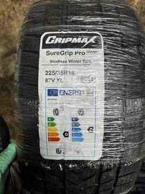 Nova pneumatika 2022 GripMax super grip 225/35 r18