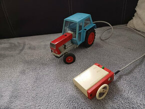 Predám starú hračku traktor Zetor Crystal 8011