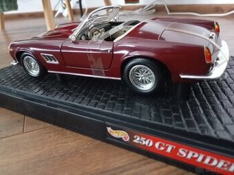 1:18 Ferrari 250 GT Spider