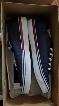 Nové  tenisky Tomy jeans veľ. 40