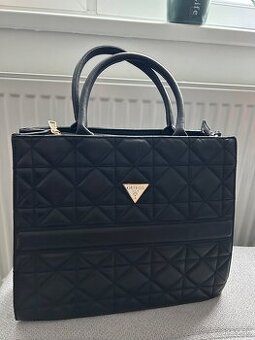 Dámska kabelka čierna veľká Guess