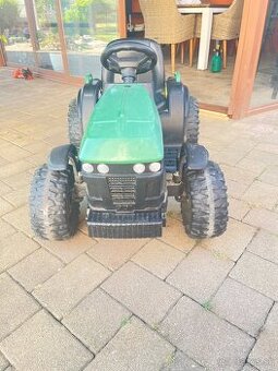 Elektrický traktor