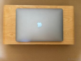 Predám MacBook Pro 13" M1 (2022) – výborný stav