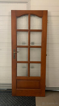Drevené dvere 80 cm pravé