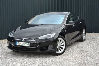 Tesla Model S 4×4 koža, vzduchový podvozok 386kw