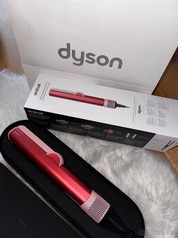 Dyson Airstrait