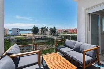 Vodice, Srima - zariadený apartmán len 120m od pláže
