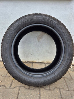 Predám Nokian 225/55 R18