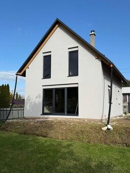 2 - podlažný rodinný dom s neopakovateľným výhľadom na hrad