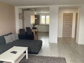 Krásny 2 izbový byt na prenájom pri parku/centre - Piešťany