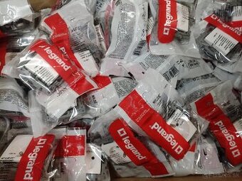 Legrand , niloé biele