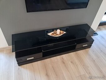 Stolik pod tv