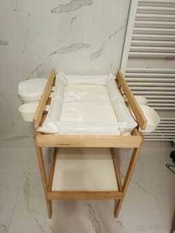 Prebaľovací pult s príslušenstvom