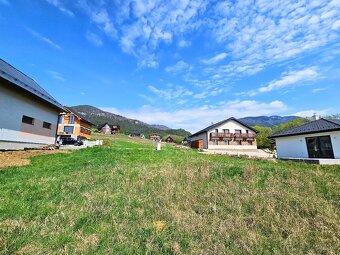 Stavebný pozemok na predaj s krásnymi výhľadmi - 1