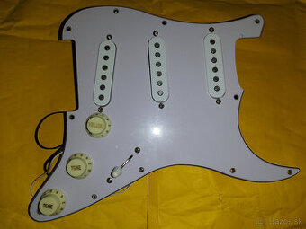 Predám nový kompletný pickguard