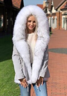 Predám dámsku prírodnú parku (Bundu)