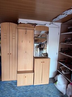 Vešiaková stena do predsiene, ako nová