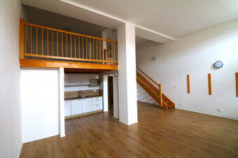 Prenájom veľkého 2 - izbového mezonetového bytu Bytčická