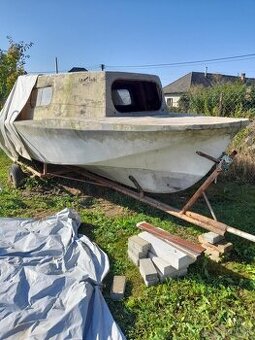 Predám torzo člna s vozíkom