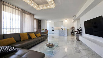 Bývanie v oblakoch: zariadený 3-izbový byt s výhľadmi,