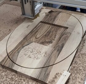 CNC frézovanie dreva a plastov, zákazková a sériová výroba