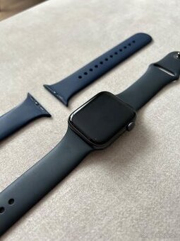 Apple Watch Series 6 - 44 mm (TOP stav)