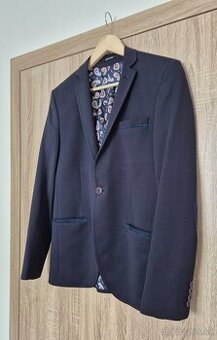 Tmavo modré pánske sako