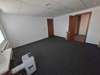 Prenájom kancelárskych priestorov-31m2 a 21m2, Vrbovská Cest