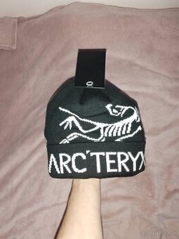 Arcteryx čierno biela čiapka zimna