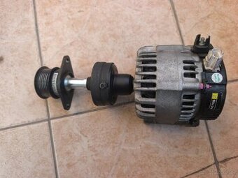 alternátor  s valčekom ford focus mk1