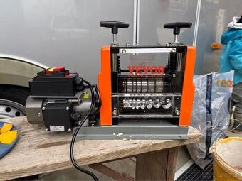 Lúpačka odizolovačka odblankovačka káblov