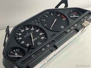 BMW E30 - Kruzky do budikov - 1