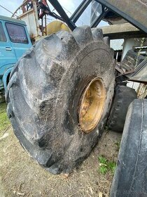 Predám disk s pneu na Kirovec traktor