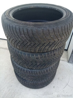 predam zimne pneu 205/50r17 4ks 90e -