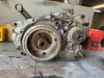 spodok motora Honda XR 600