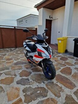 Aprilia sr 50 r