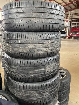 245/45 R19 98W hankook