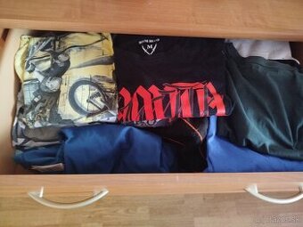Darujem tričká na 15 r chlapca