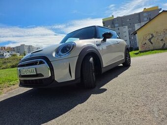 Mini Cooper SE elektromobil - 1