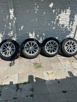 Zimne pneu BMW1+ elektróny