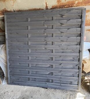 Drevené plotové polia