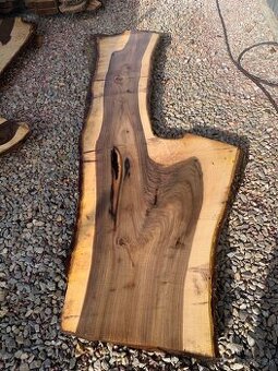 Orechove forsne z krásnou kresbou