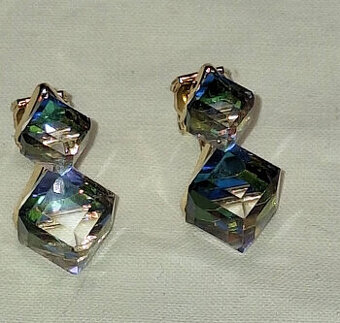 KRÁSNE NÁUŠNIČKY