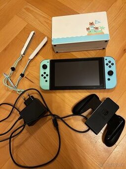 Nintendo Switch Animal Crossing Edition + 4 hry (Top stav)