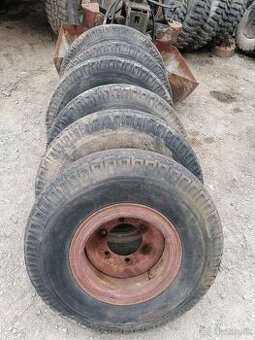 Predám kolesá na 5t vlečku s rozmerom 8,25 R 15